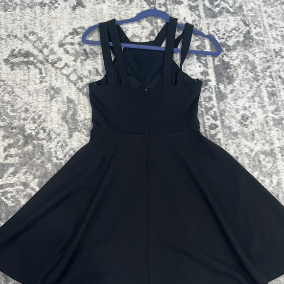 Black midi halter dress - Picture 2 of 3